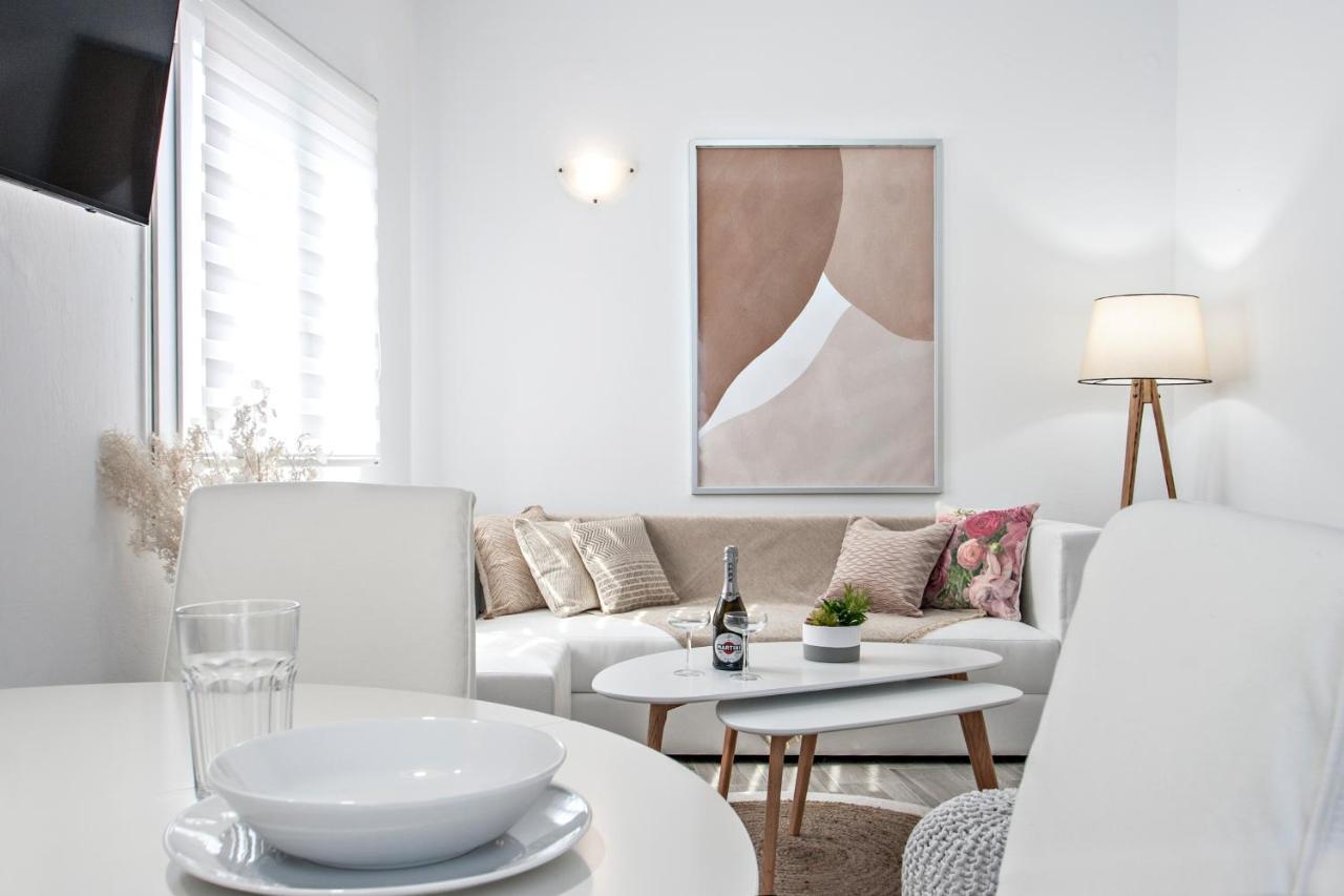 Capolavoro, Boutique Apartment With Unique Rooftop スキアトスタウン エクステリア 写真