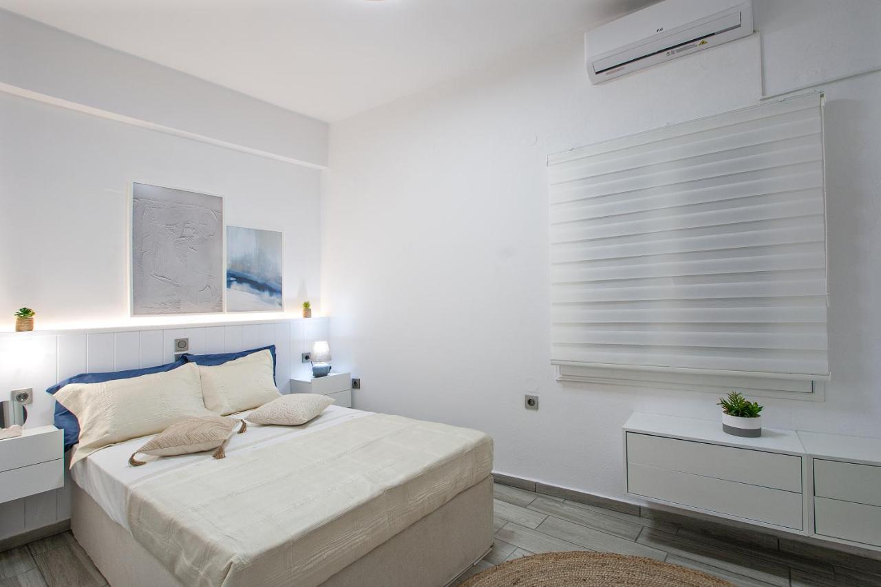 Capolavoro, Boutique Apartment With Unique Rooftop スキアトスタウン エクステリア 写真